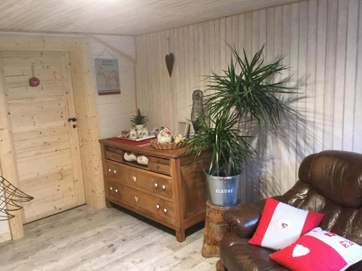 Le Haut-du-Them La Ferme De La-Haut B&B المظهر الخارجي الصورة