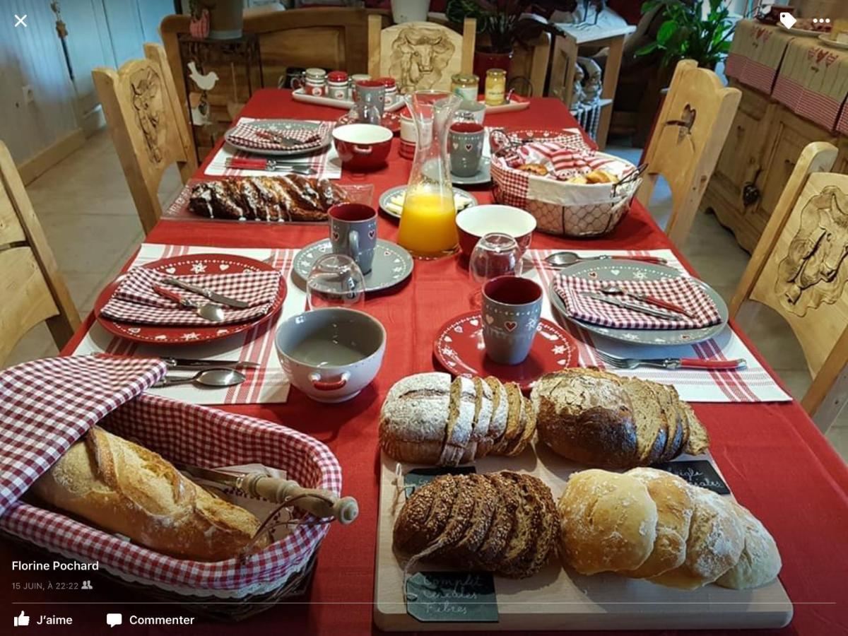 Le Haut-du-Them La Ferme De La-Haut B&B المظهر الخارجي الصورة